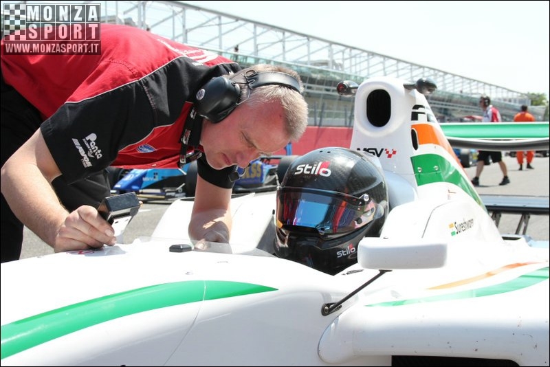 100523-formula_2_ 019.jpg