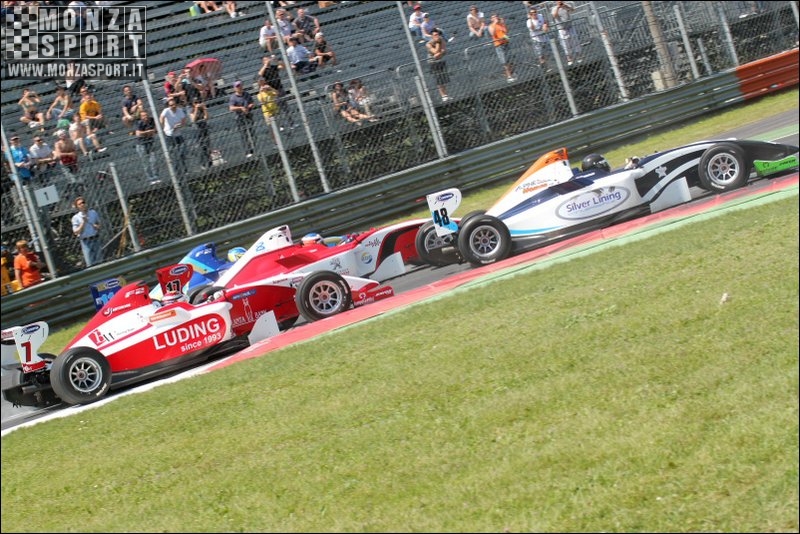 100523-formula_2_ 024.jpg