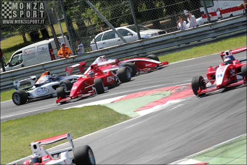 100523-formula_2_ 025.jpg