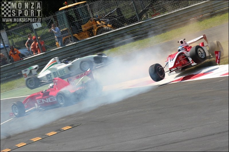 100523-formula_2_ 027.jpg
