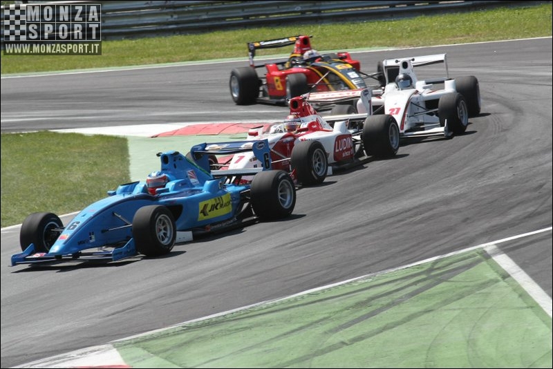 100523-formula_2_ 029.jpg