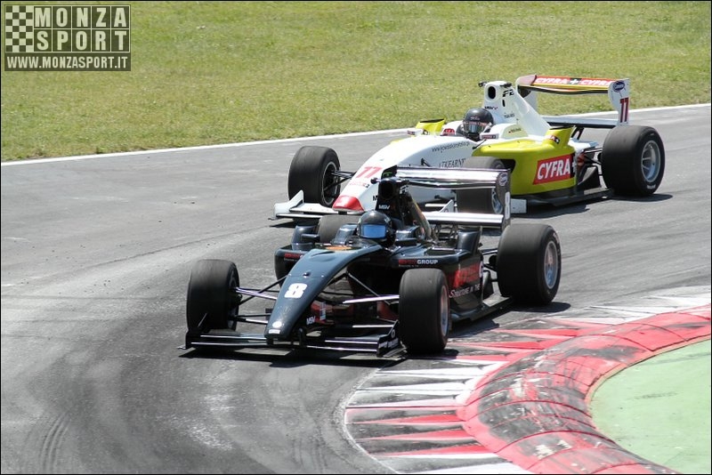 100523-formula_2_ 030.jpg