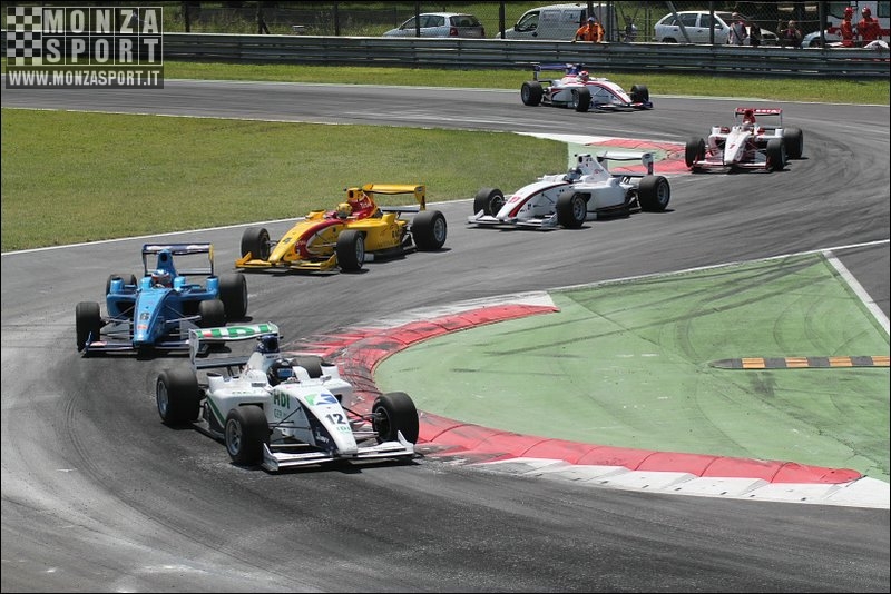 100523-formula_2_ 032.jpg