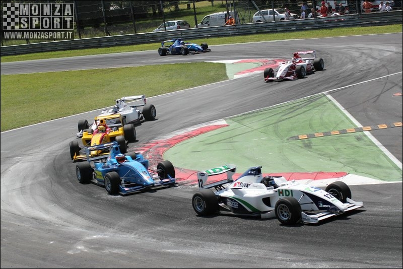 100523-formula_2_ 033.jpg
