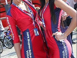 110508_sbk_monza_pitgirls_ 008.JPG