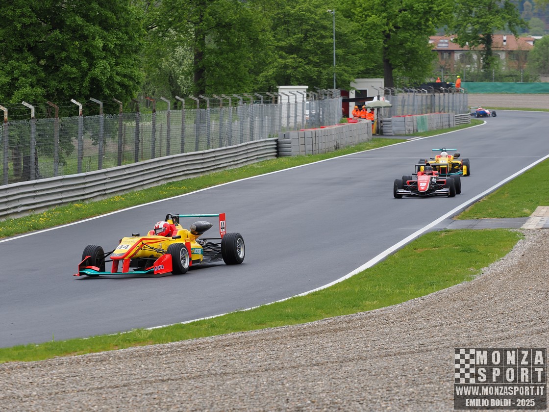 250413_monza_formula2000_topjet_11a.jpg