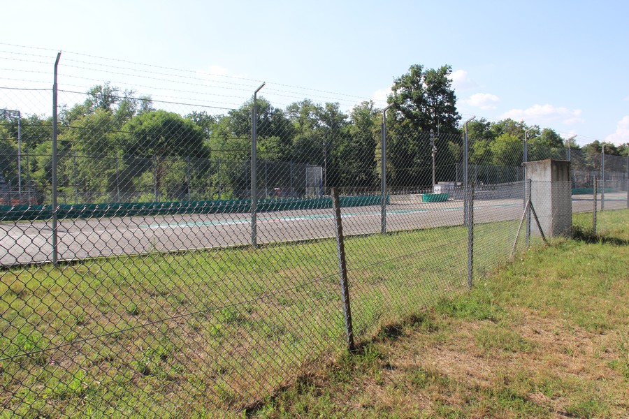 autodromo di monza gradinate e prato