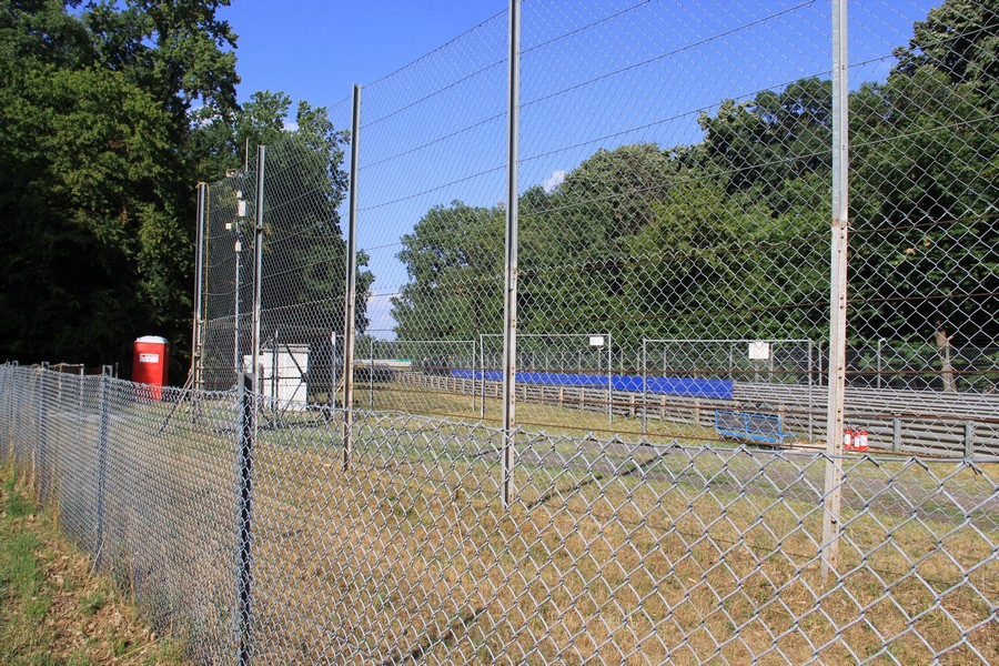 autodromo di monza gradinate e prato