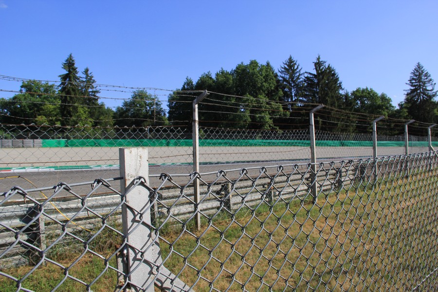 autodromo di monza gradinate e prato